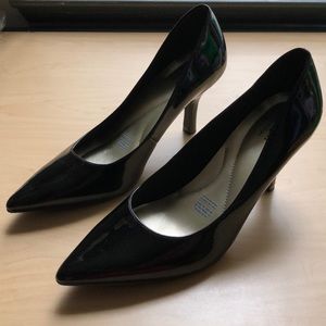 Pointed toe closed toe heels